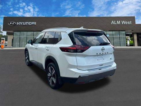Used 2024 Nissan Rogue SL w/ SL Premium Package FWD image 7