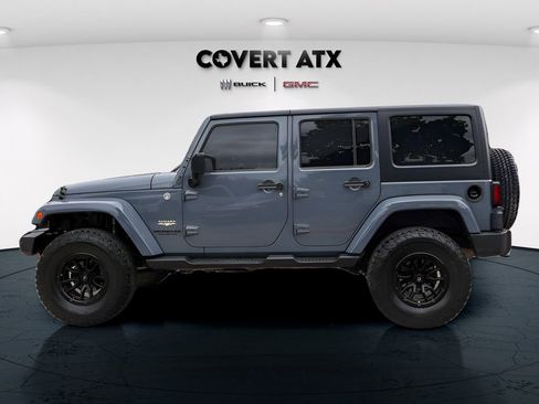 Used 2015 Jeep Wrangler Unlimited Sahara w/ Connectivity Group AWD/4WD image 5