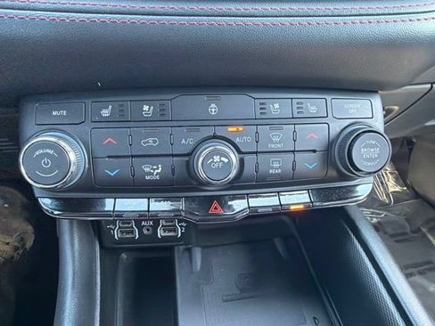 Used 2022 Dodge Durango R/T w/ Blacktop Package AWD/4WD image 10