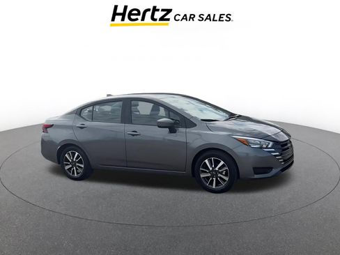 Used 2025 Nissan Versa SV image 1