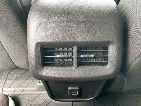 Used 2024 Chevrolet Equinox LT w/ LPO, Floor Liner Package image 18