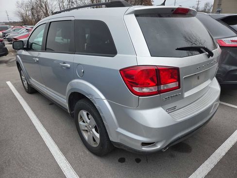 Used 2012 Dodge Journey SXT w/ Flexible Seating Group image 4