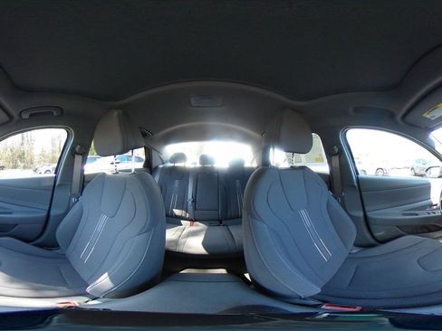 Used 2025 Hyundai Elantra SEL image 42