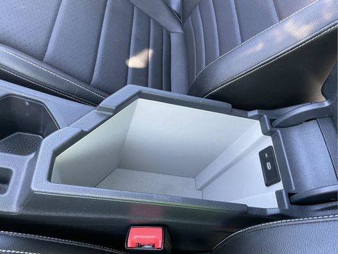 Used 2023 Volkswagen Jetta SE w/ Panoramic Sunroof Package FWD image 30
