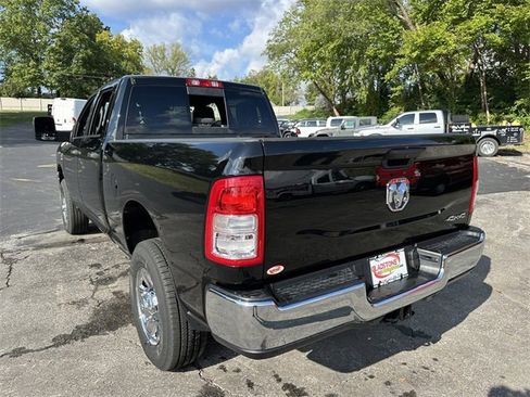 Used 2024 RAM 2500 Tradesman w/ Chrome Appearance Group image 8