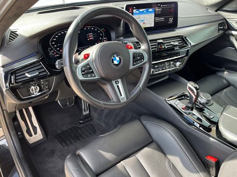 Used 2022 BMW M5 image 4