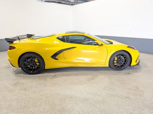 Used 2026 Chevrolet Corvette Stingray Premium Cpe w/ Z51 Performance Package RWD image 2