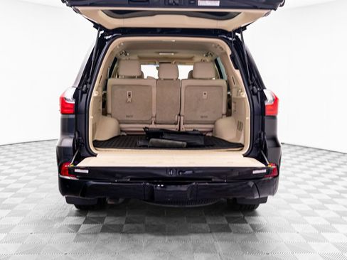 Used 2021 Lexus LX 570 4WD w/ Luxury Package image 30