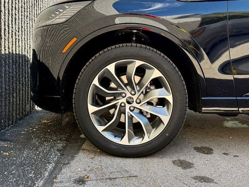 New 2025 Lincoln Aviator AWD w/ Jet Appearance Package image 40