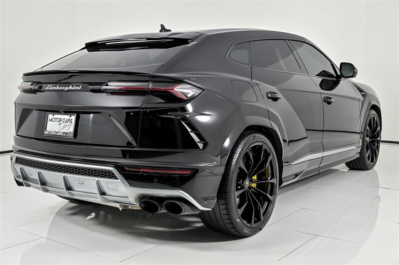Used 2021 Lamborghini Urus AWD/4WD image 9