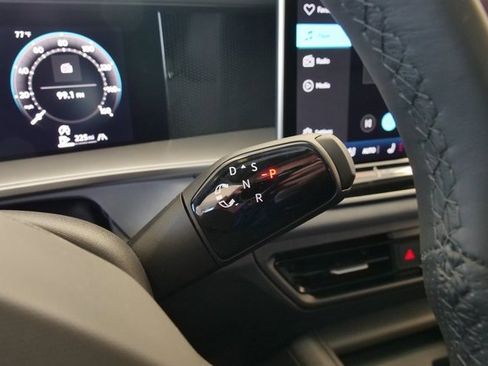 New 2026 Volkswagen Tiguan SE R-Line image 25