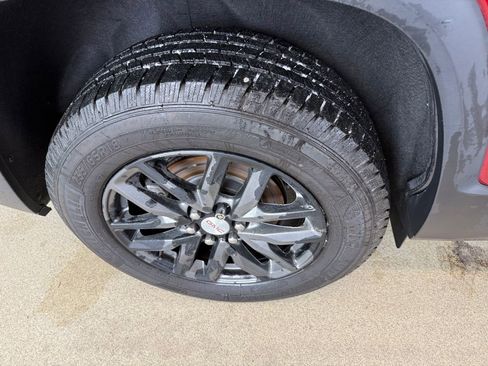 Used 2019 GMC Acadia SLT image 6