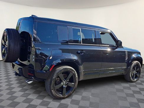 Used 2025 Land Rover Defender 110 V8 AWD/4WD image 8