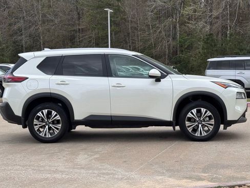 Used 2023 Nissan Rogue SV w/ SV Premium B Package image 11