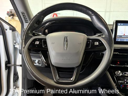 Used 2021 Lincoln Corsair AWD w/ Premium Package image 16