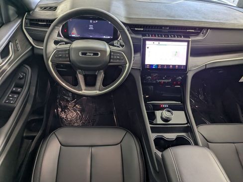 New 2025 Jeep Grand Cherokee Limited w/ Black Appearance Package RWD image 12