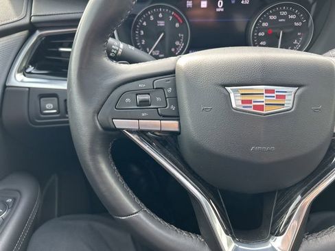 Used 2024 Cadillac XT6 Premium Luxury w/ Technology Package AWD/4WD image 15