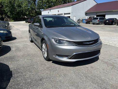 Used 2015 Chrysler 200 Limited w/ Convenience Group FWD image 7