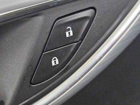 Used 2025 Buick Envision Avenir AWD/4WD image 30