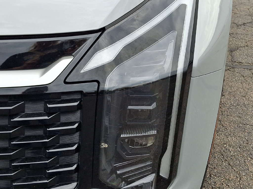 Certified 2026 Kia Sportage EX FWD image 9