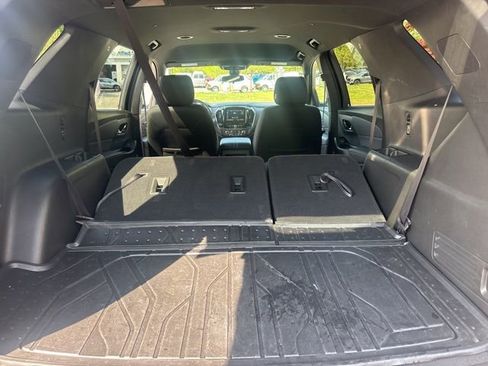 Used 2023 Chevrolet Traverse LT w/ Midnight/Sport Edition image 20