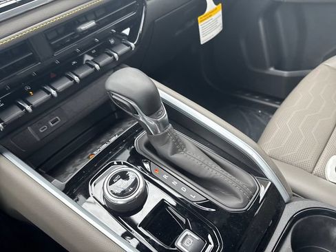 New 2026 Chevrolet Colorado ZR2 w/ Technology Package AWD/4WD image 21