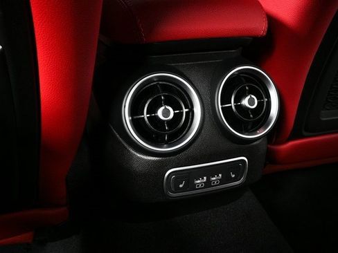 Used 2024 Alfa Romeo Giulia Quadrifoglio image 19