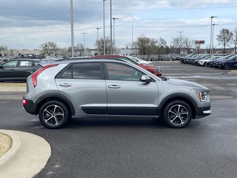 New 2026 Kia Niro LX image 8