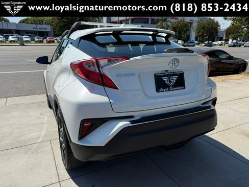 Used 2018 Toyota C-HR XLE FWD image 5