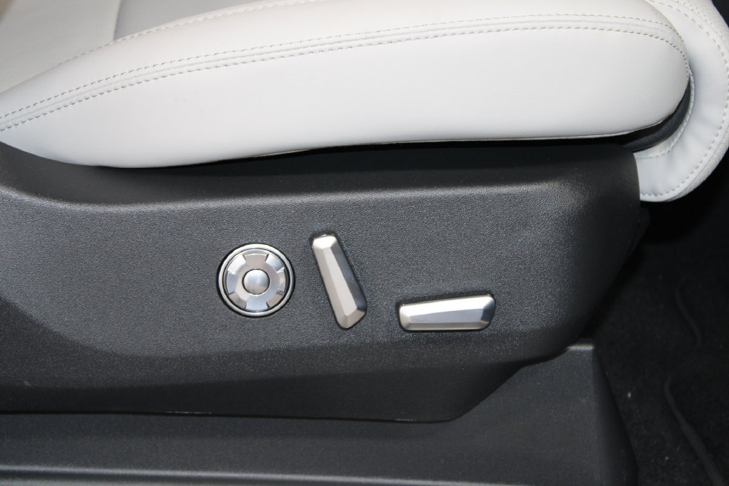New 2026 Lincoln Navigator Premiere AWD/4WD image 29