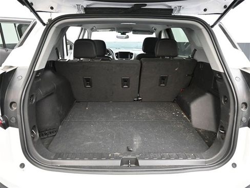 Used 2024 GMC Terrain SLE image 18