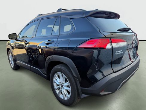 Used 2024 Toyota Corolla Cross LE image 3