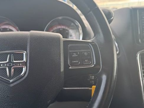 Used 2019 Dodge Grand Caravan SXT image 24