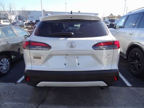 Used 2025 Toyota Corolla Cross XLE image 5