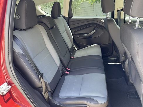 Used 2016 Ford Escape SE AWD/4WD image 17