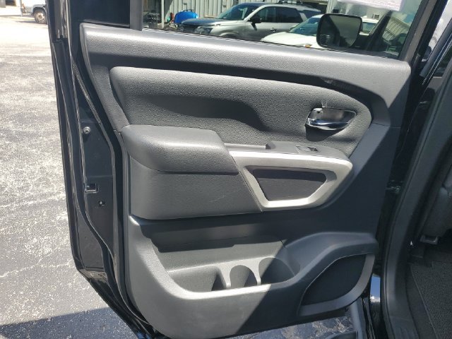 Used 2024 Nissan Titan SV w/ SV Convenience Package RWD image 7