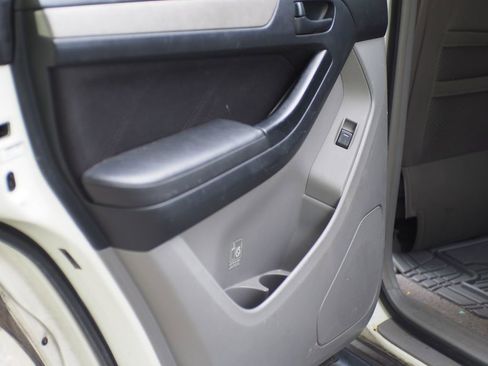 Used 2007 Toyota 4Runner SR5 RWD image 19