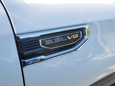 Used 2023 GMC Sierra 1500 SLT w/ SLT Premium Plus Package image 8