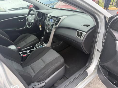 Used 2016 Hyundai Elantra GT FWD image 10