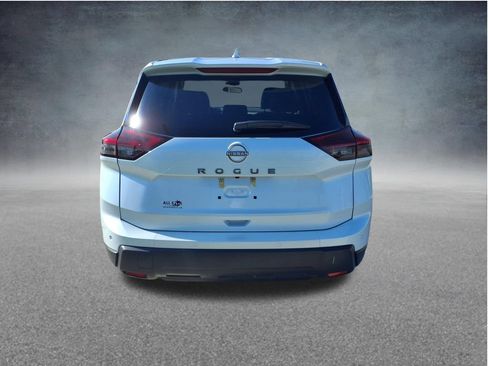 Used 2025 Nissan Rogue SV FWD image 7