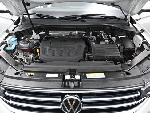 Used 2023 Volkswagen Tiguan SE FWD image 36