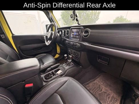 Used 2023 Jeep Wrangler Unlimited Sahara w/ Cold Weather Group AWD/4WD image 17