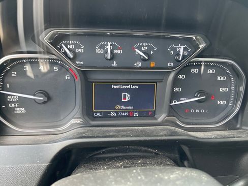 Used 2021 GMC Sierra 1500 SLT image 12