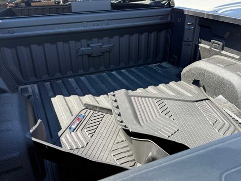 Used 2026 Chevrolet Silverado 1500 LT Trail Boss w/ LT Trail Boss Premium Package AWD/4WD image 16