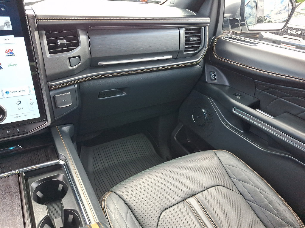 Used 2022 Ford Expedition Platinum AWD/4WD image 17