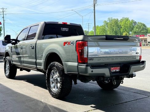 Used 2019 Ford F250 Platinum w/ Platinum Ultimate Package image 5