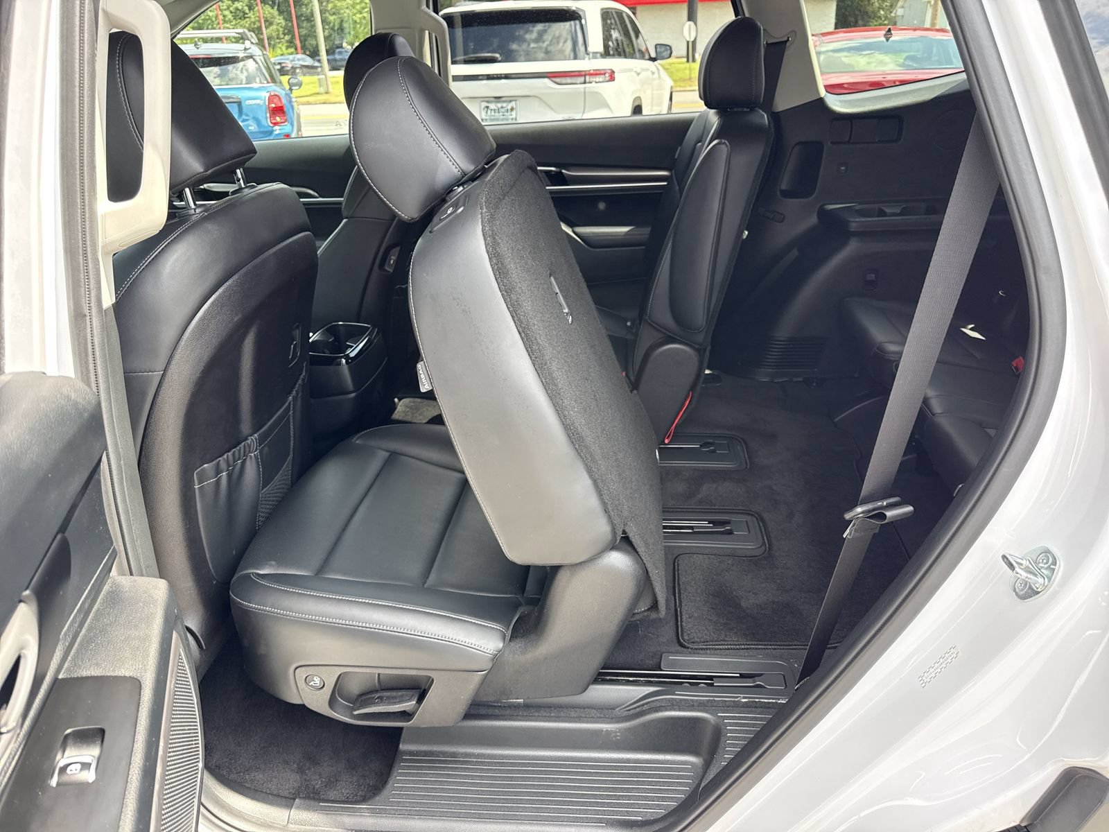 Used 2024 Kia Telluride S w/ S Sunroof Package FWD image 11