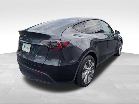 Used 2024 Tesla Model Y Long Range AWD/4WD image 7