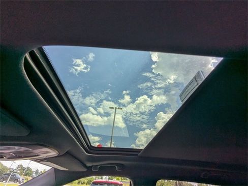 New 2025 Jeep Compass Latitude w/ Sun & Sound Group image 17