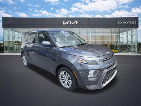Certified 2022 Kia Soul LX FWD image 1